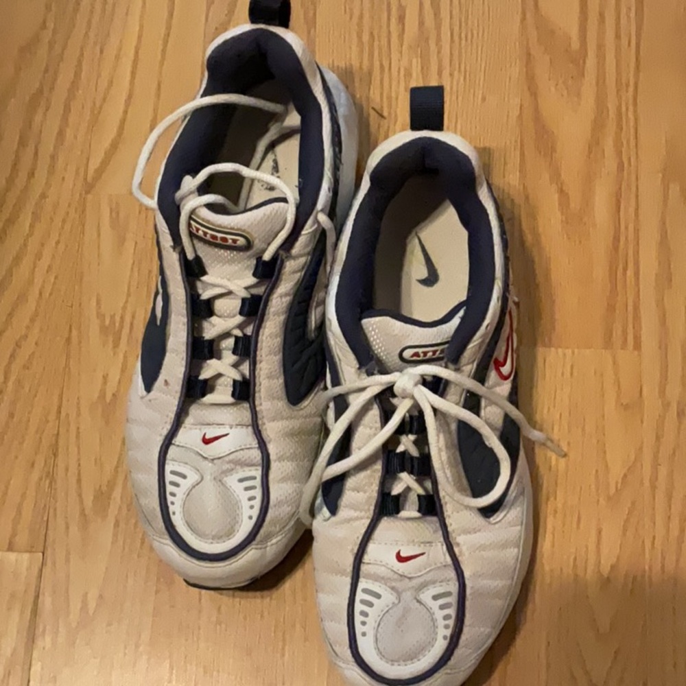 Vintage Nike ladies attest athletic shoes size 9